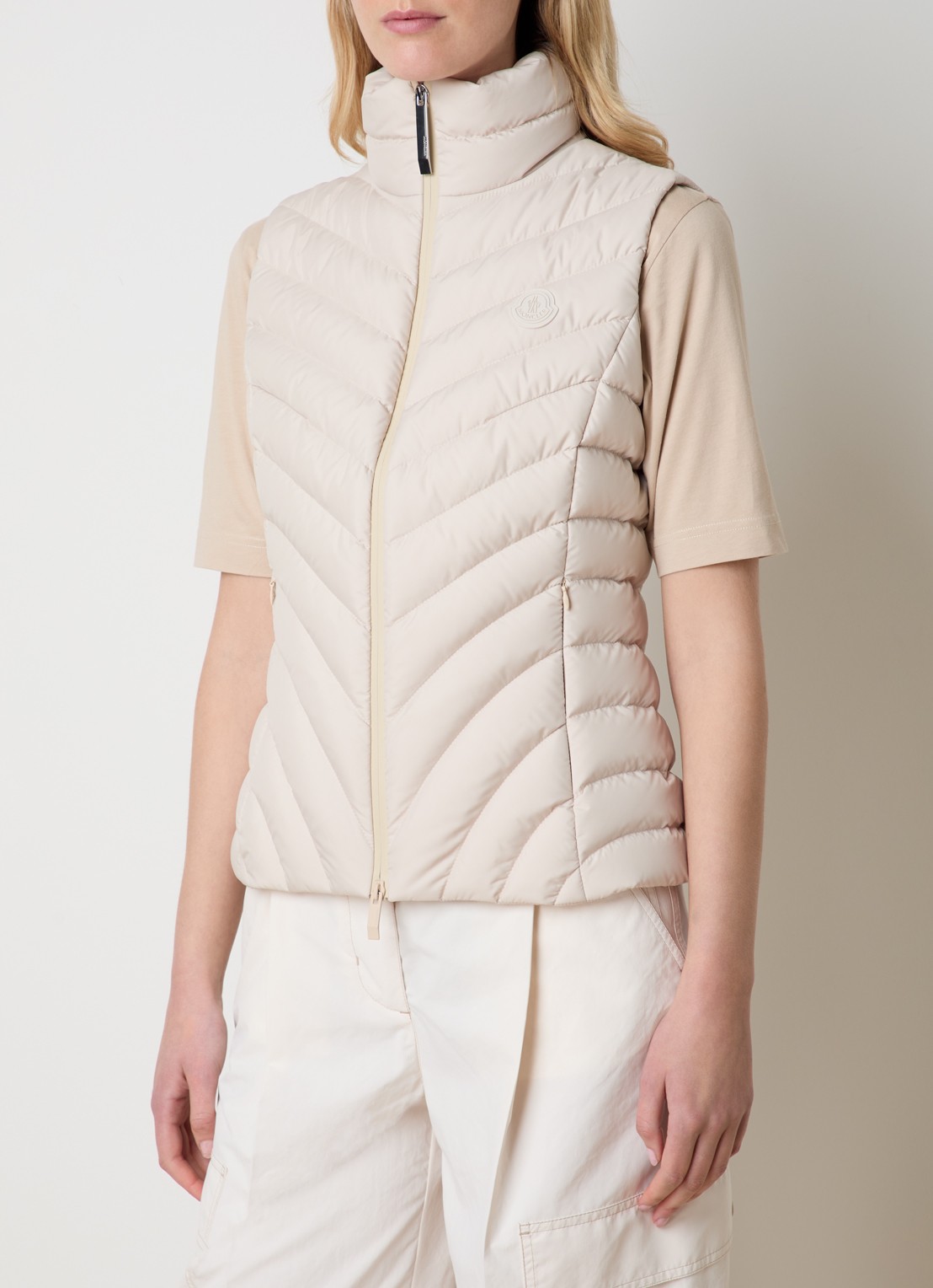 Moncler Granes gewatteerde bodywarmer met donsvulling en ritszakken - detail 3 creme