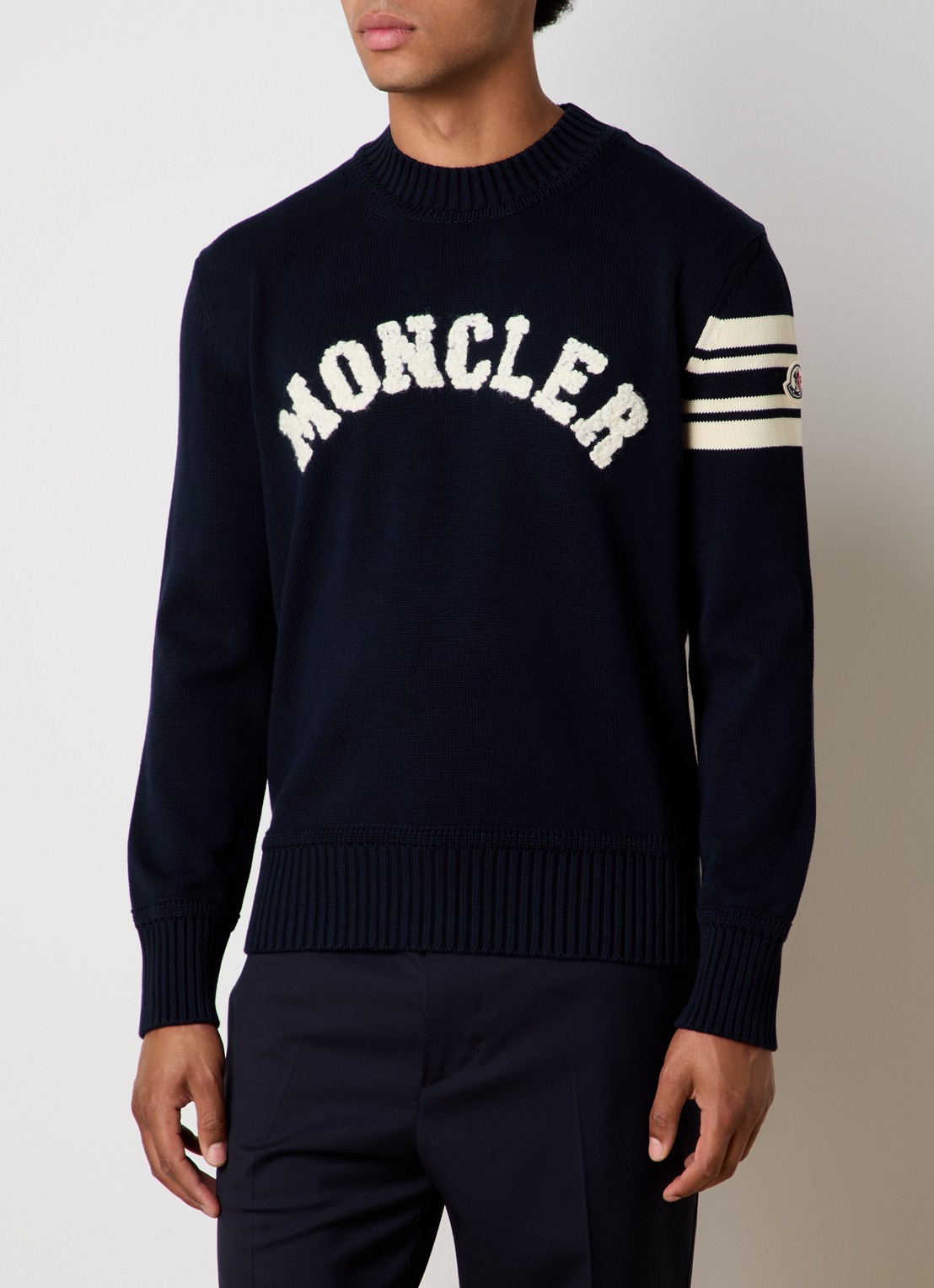 Moncler Grofgebreide trui met logoborduring - detail donkerblauw