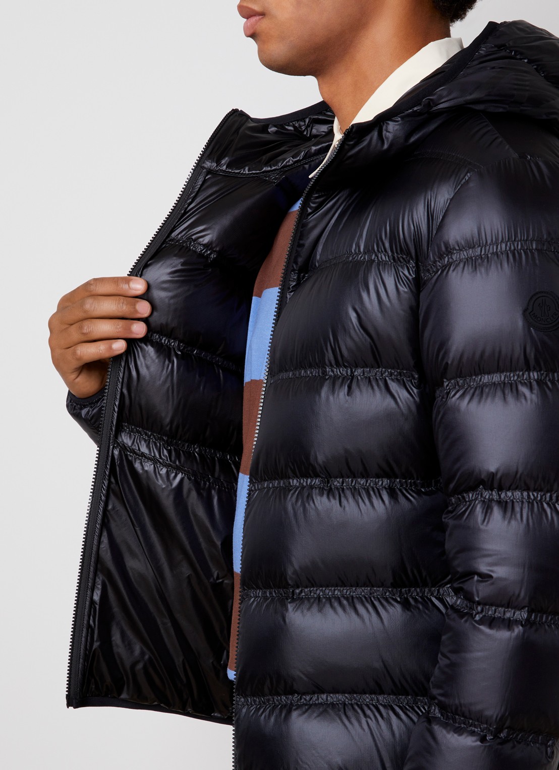 Moncler Guadiana puffer jack met donsvulling en capuchon - detail 4 zwart