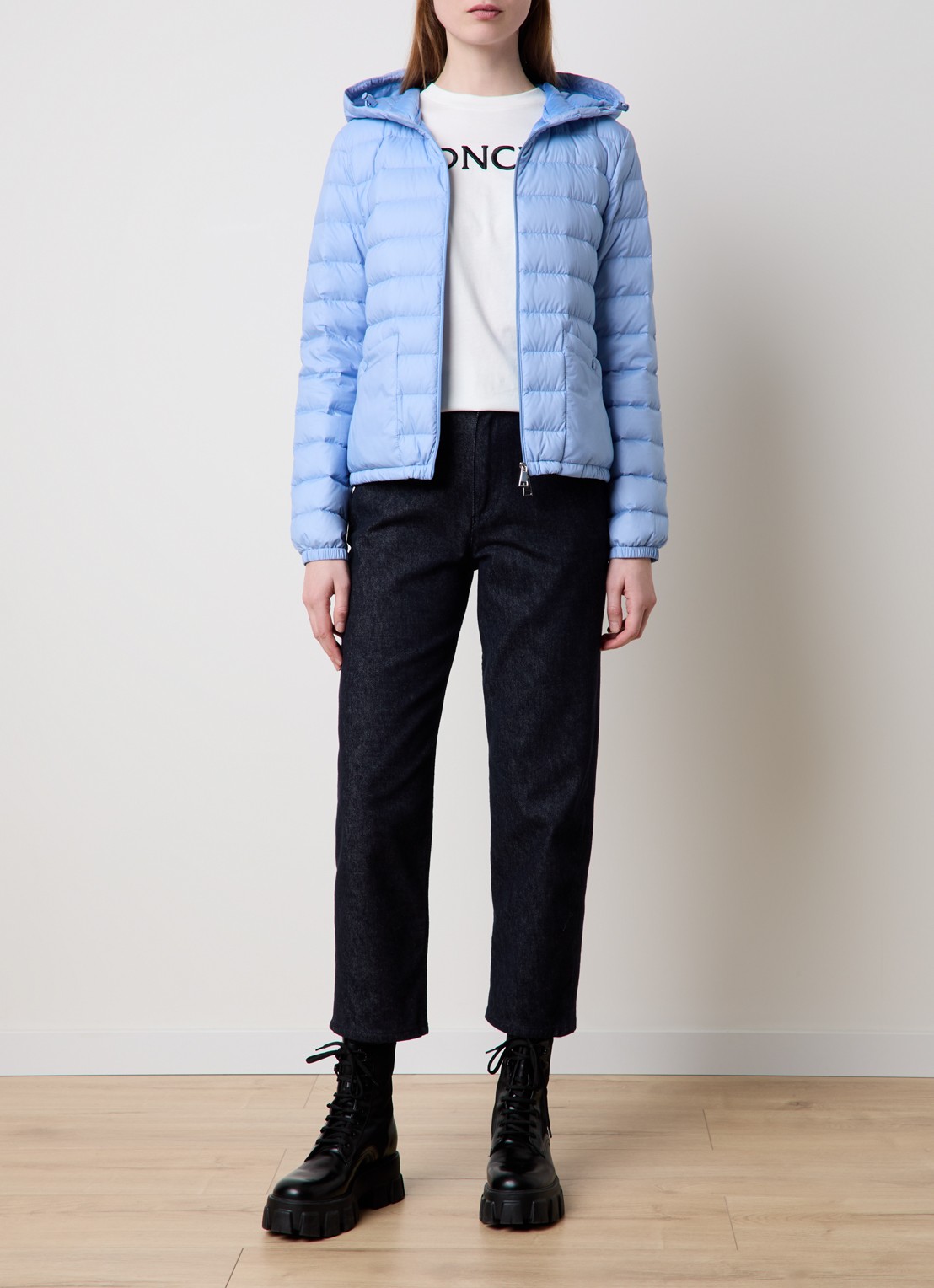 Moncler Hede puffer jack met capuchon en donsvulling - voorkant 2 lichtblauw