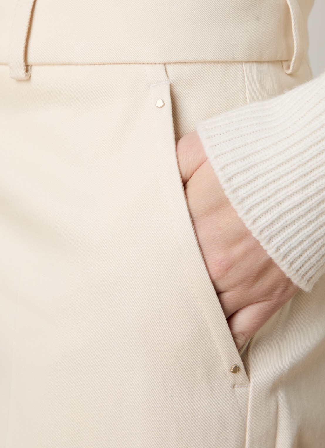Moncler High waist straight fit pantalon met steekzakken - detail 4 beige
