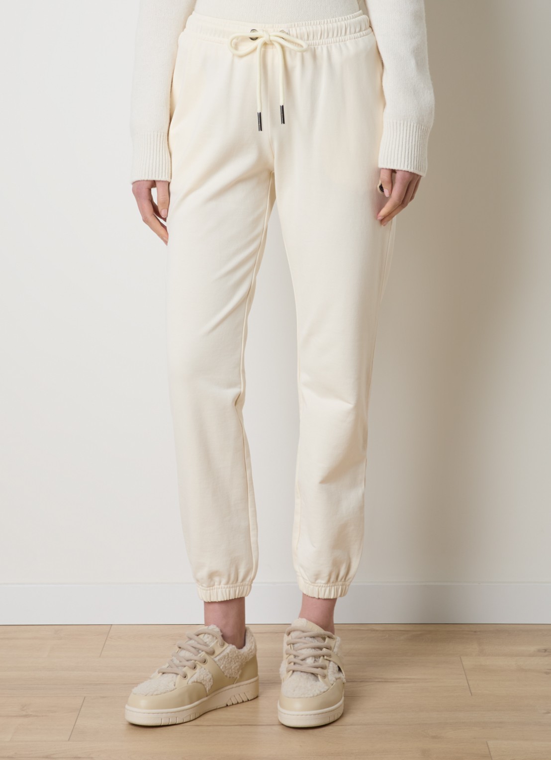 Moncler High waist tapered fit joggingbroek met logo - detail 3 creme