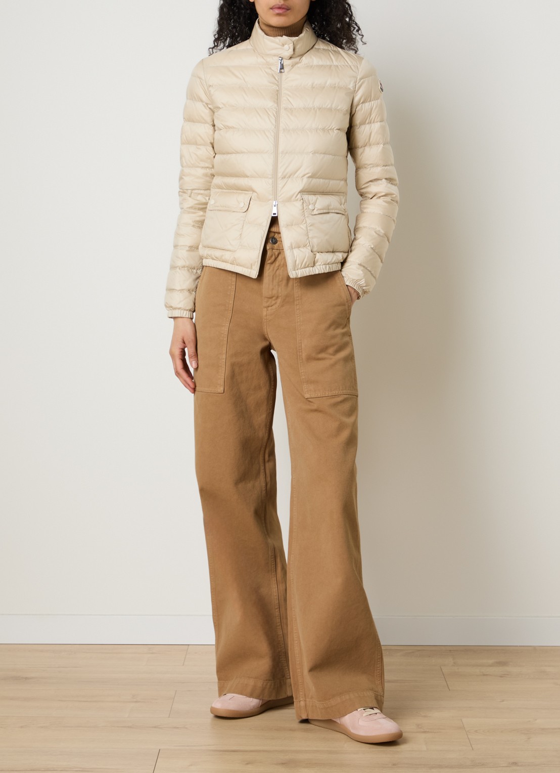 Moncler High waist wide fit broek met steekzakken - voorkant 2 bruin