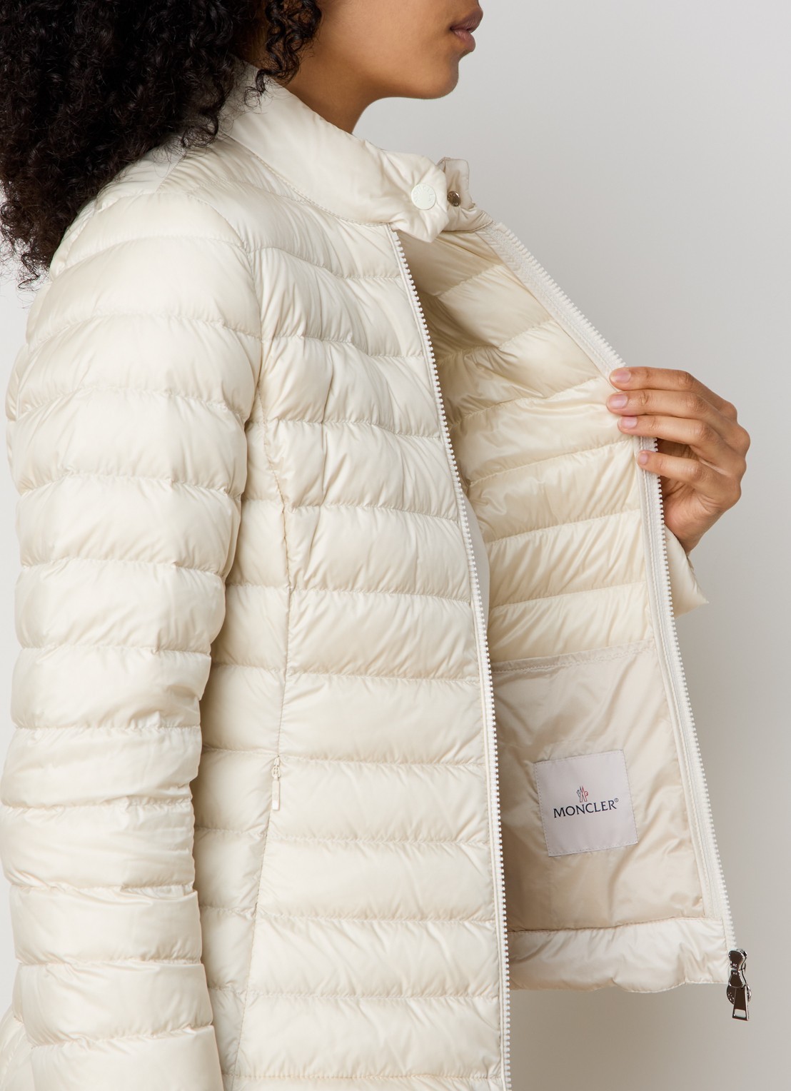 Moncler Igelle gewatteerde jas met donsvulling en logo - detail 4 gebroken wit