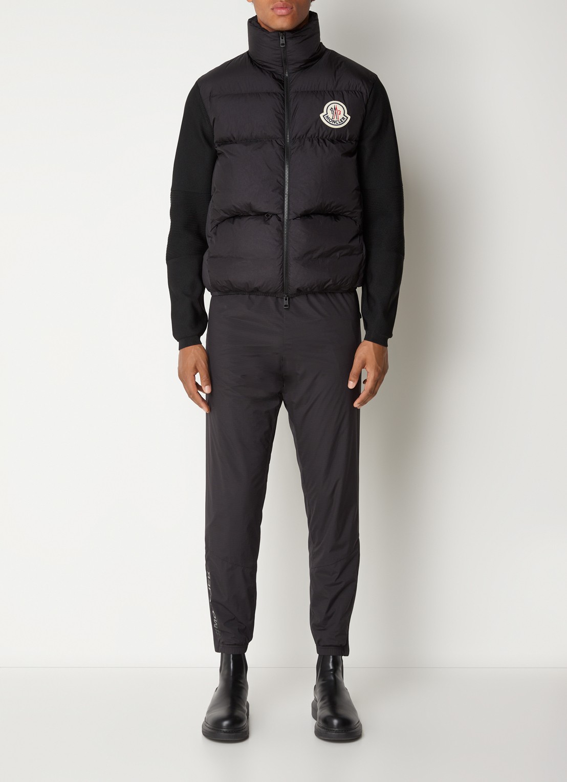 Moncler Jack met gewatteerd voorpand en ritszakken - voorkant 6 zwart