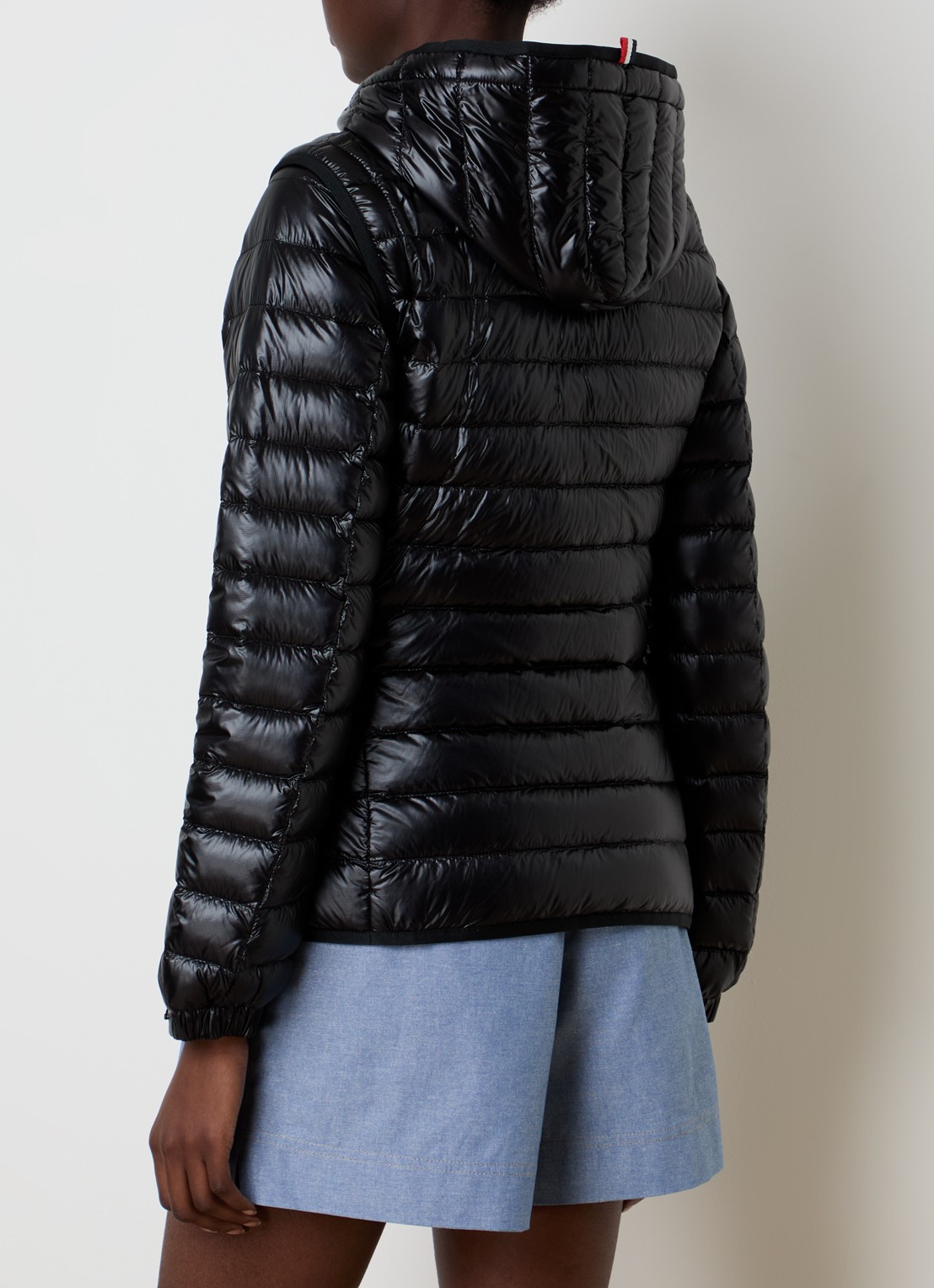 Moncler Karuras puffer jack met donsvulling en capuchon - achterkant 4 zwart