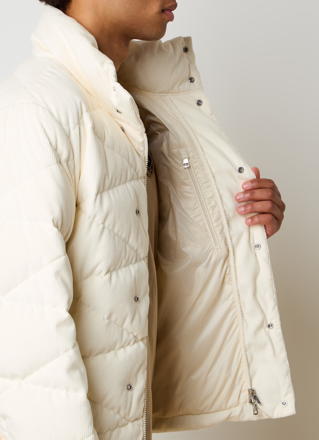 Moncler Kaver puffer jack van corduroy met donsvulling - detail 5 gebroken wit