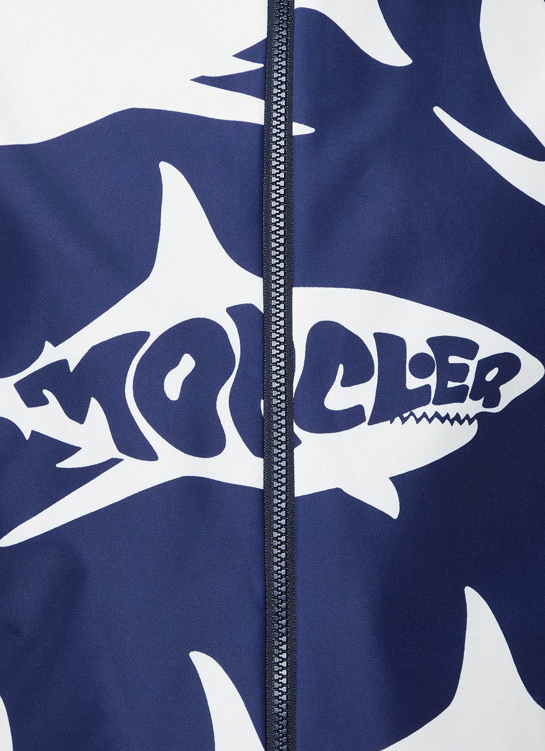 Moncler Lachat reversible jack met opbergbare capuchon - detail 4 donkerblauw
