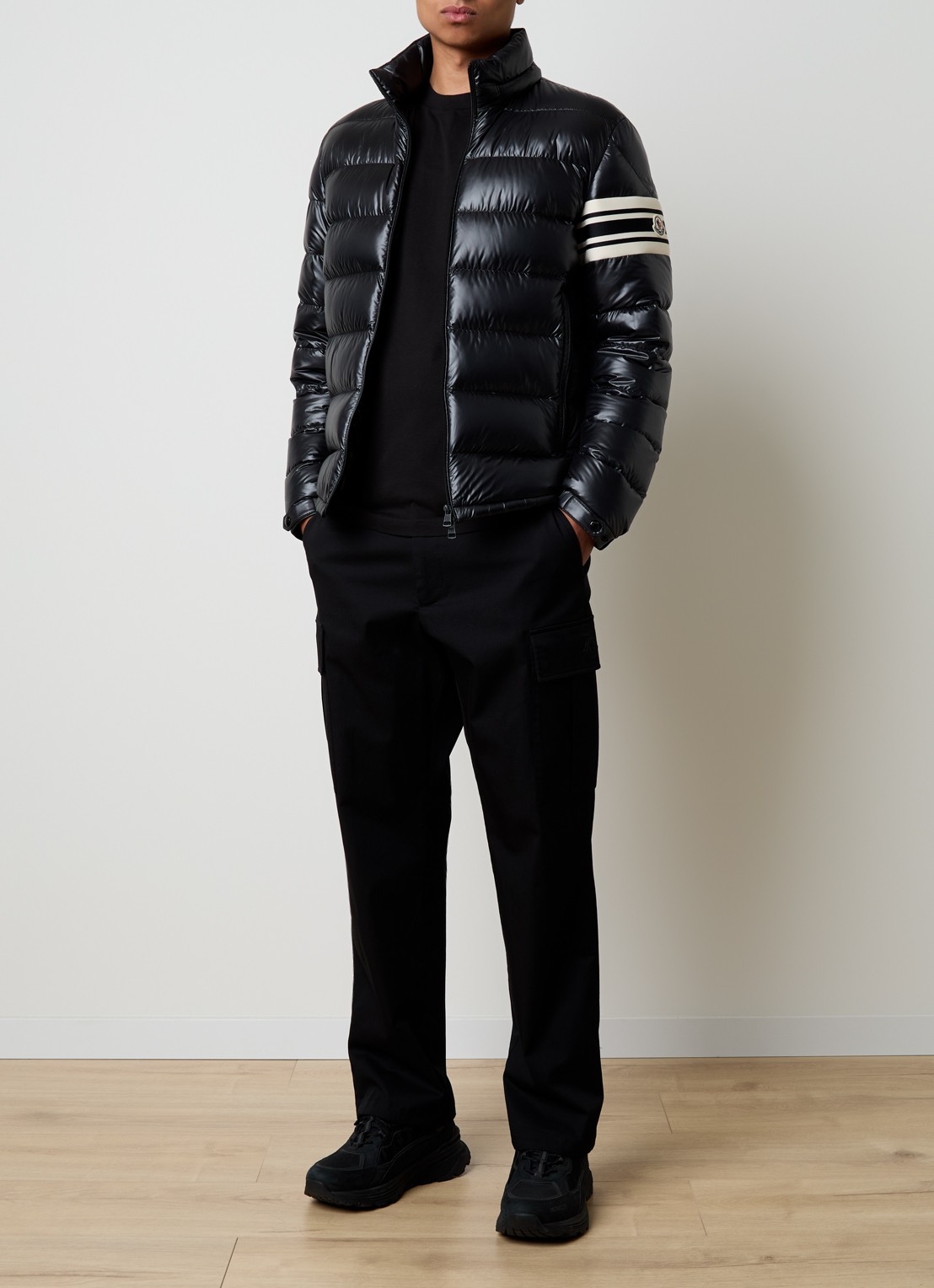 Moncler Landre puffer jack met donsvulling en afneembare capuchon - voorkant 5 zwart