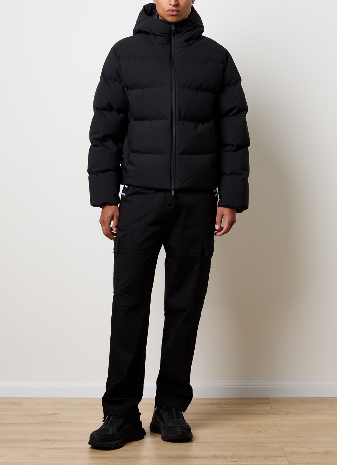 Moncler Languedoc puffer jack met donsvulling en capuchon - voorkant 5 zwart