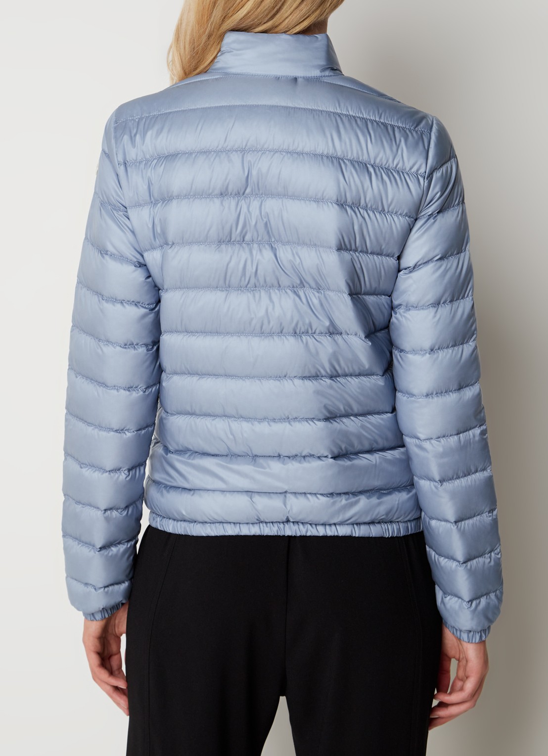 Moncler Lans gewatteerd jack met donsvulling met logoborduring - achterkant staalblauw