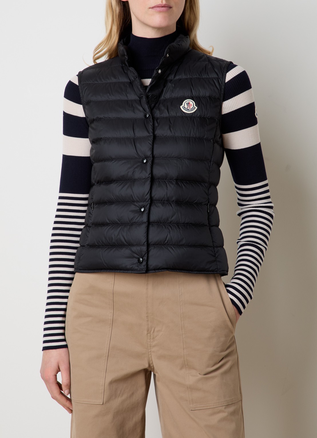 Moncler Liane gewatteerde bodywarmer met donsvulling en logo - detail 4 zwart