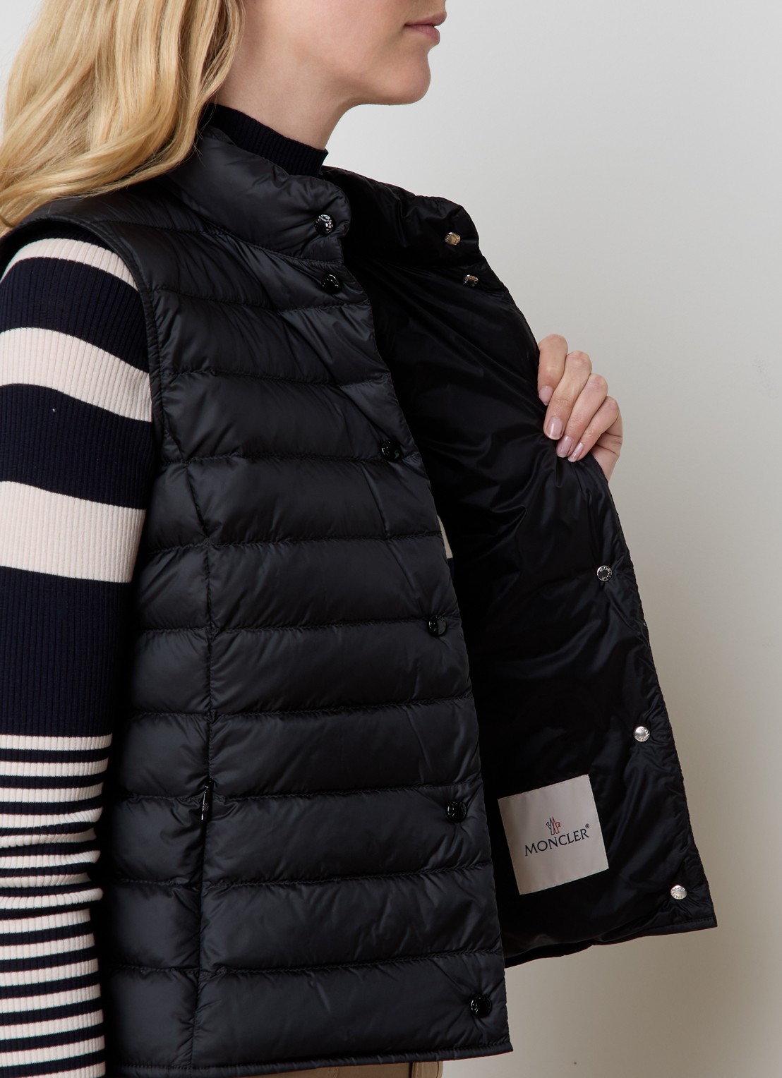 Moncler Liane gewatteerde bodywarmer met donsvulling en logo - detail 5 zwart