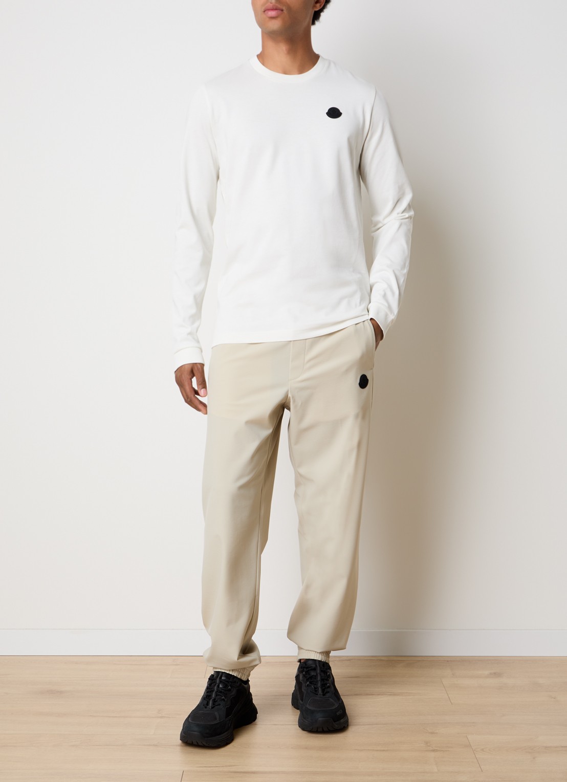 Moncler Longsleeve met logo- en backprint  - voorkant 4 gebroken wit