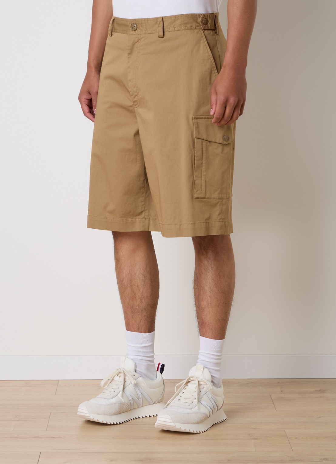Moncler Loose fit korte cargobroek met steekzakken - detail 2 camel