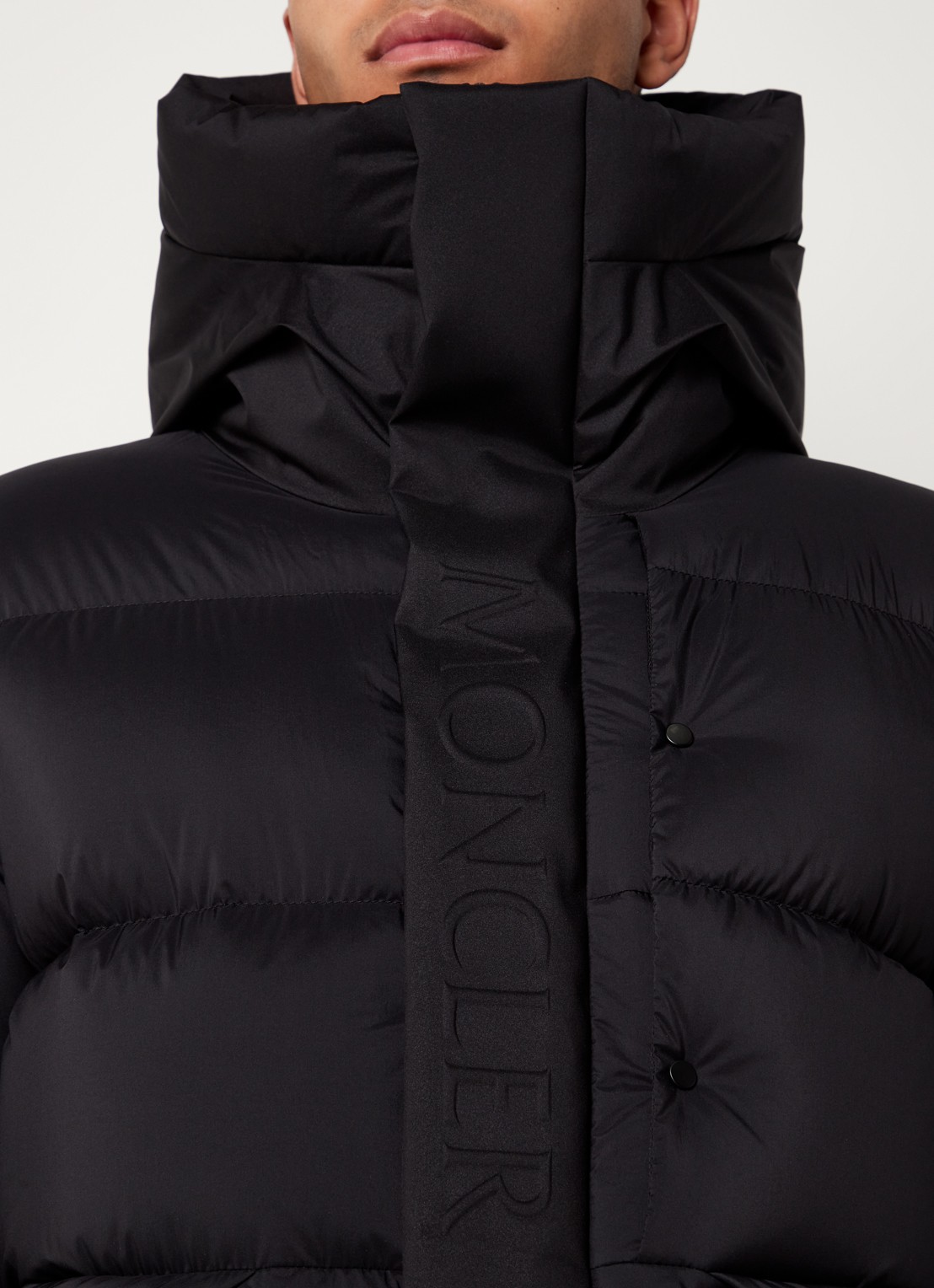 Moncler Madeira puffer jack met donsvulling en logo - detail 6 zwart