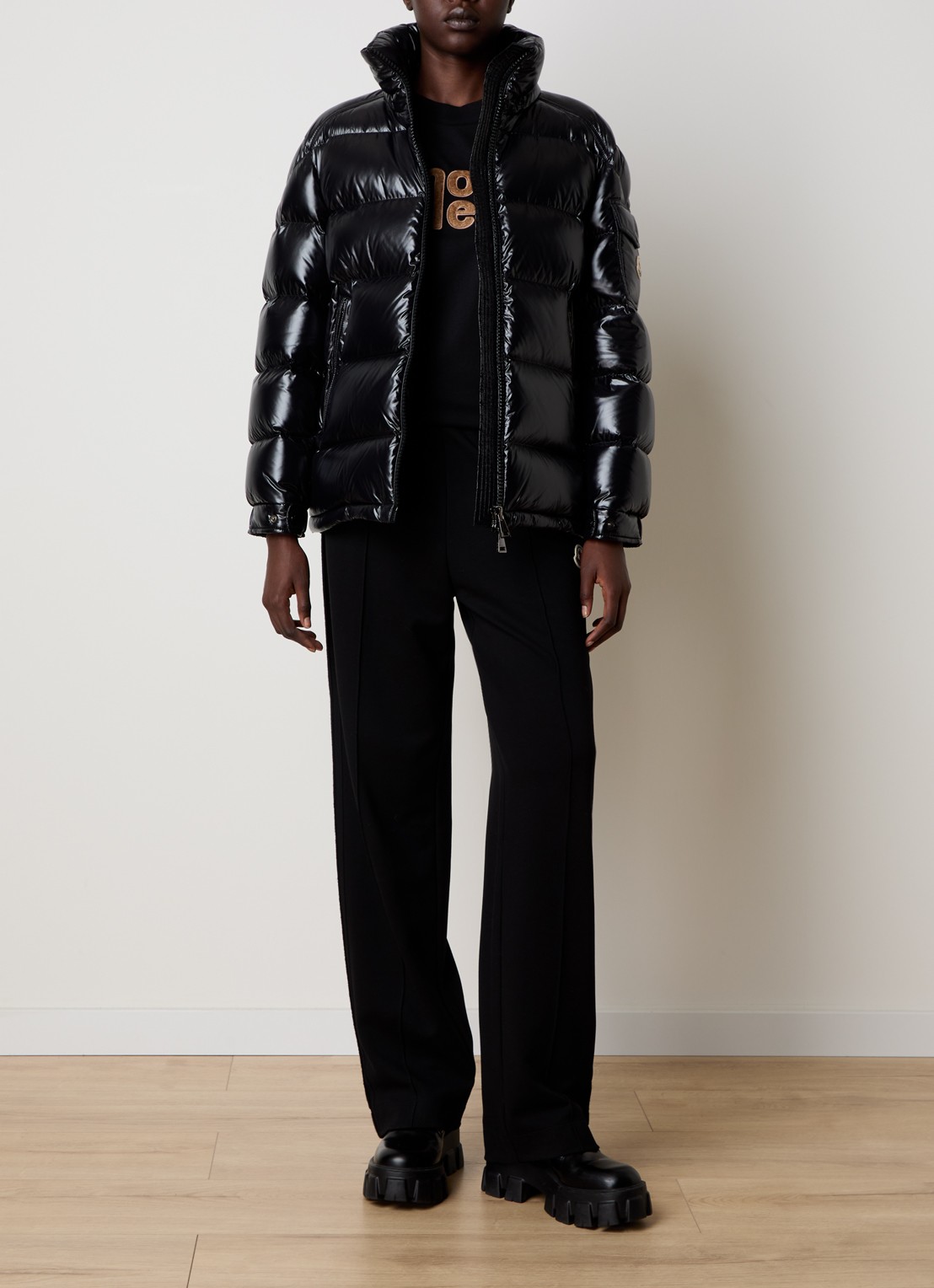 Moncler Maire puffer jack met donsvulling en afneembare capuchon - voorkant 5 zwart