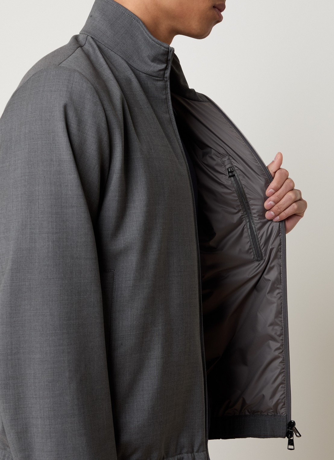 Moncler Malavat jack van scheerwol met ritszakken en logo - detail 3 middengrijs