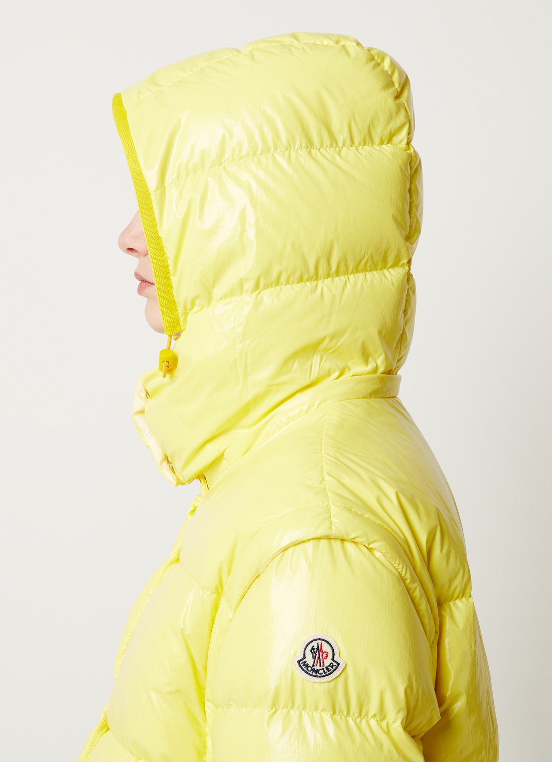 Moncler Mauleon puffer jack met donsvulling en afneembare mouwen - detail 2 citroengeel