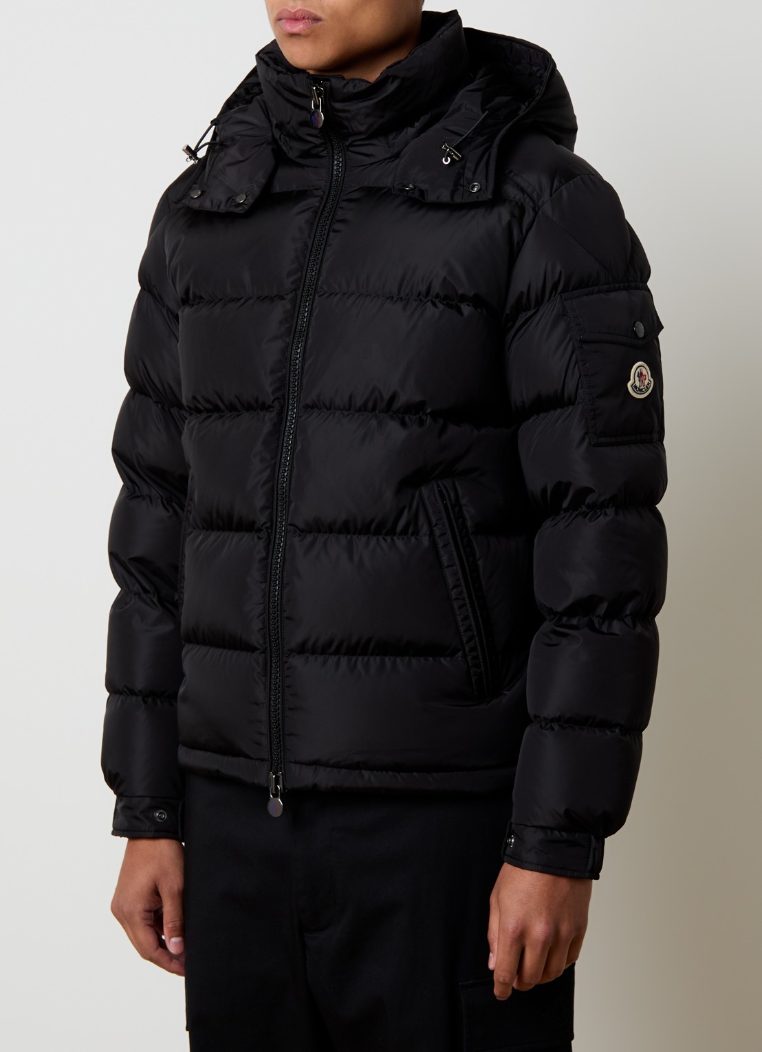 Moncler Maya puffer jack met donsvulling en afneembare capuchon - detail 2 zwart