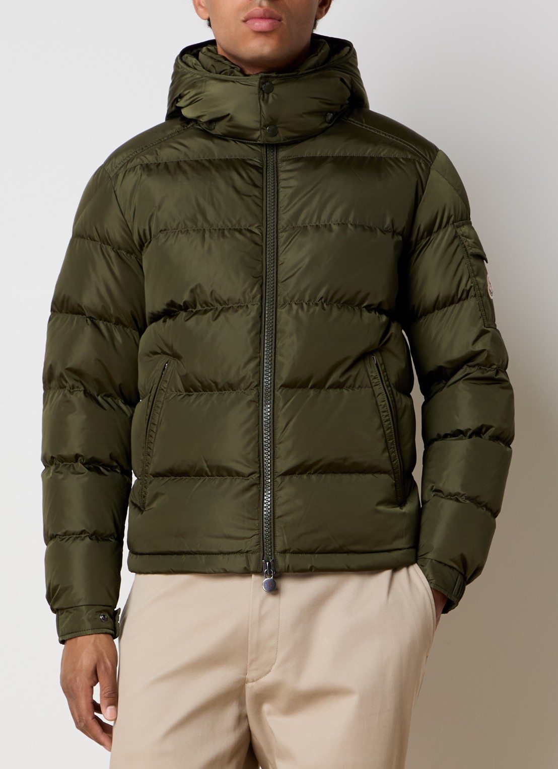 Moncler Maya puffer jack met donsvulling en afneembare capuchon - detail 4 bronsgroen