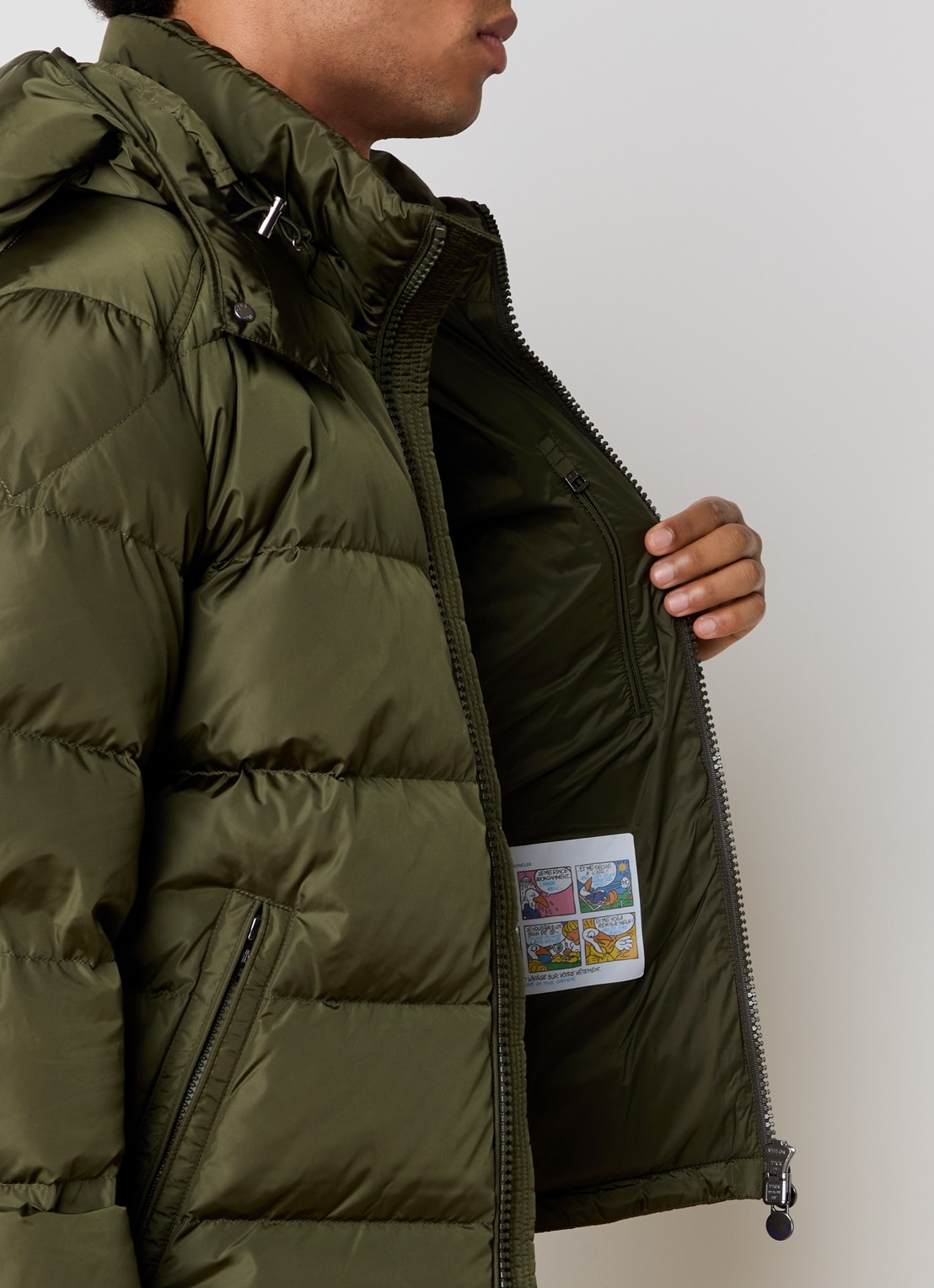 Moncler Maya puffer jack met donsvulling en afneembare capuchon - detail 5 bronsgroen