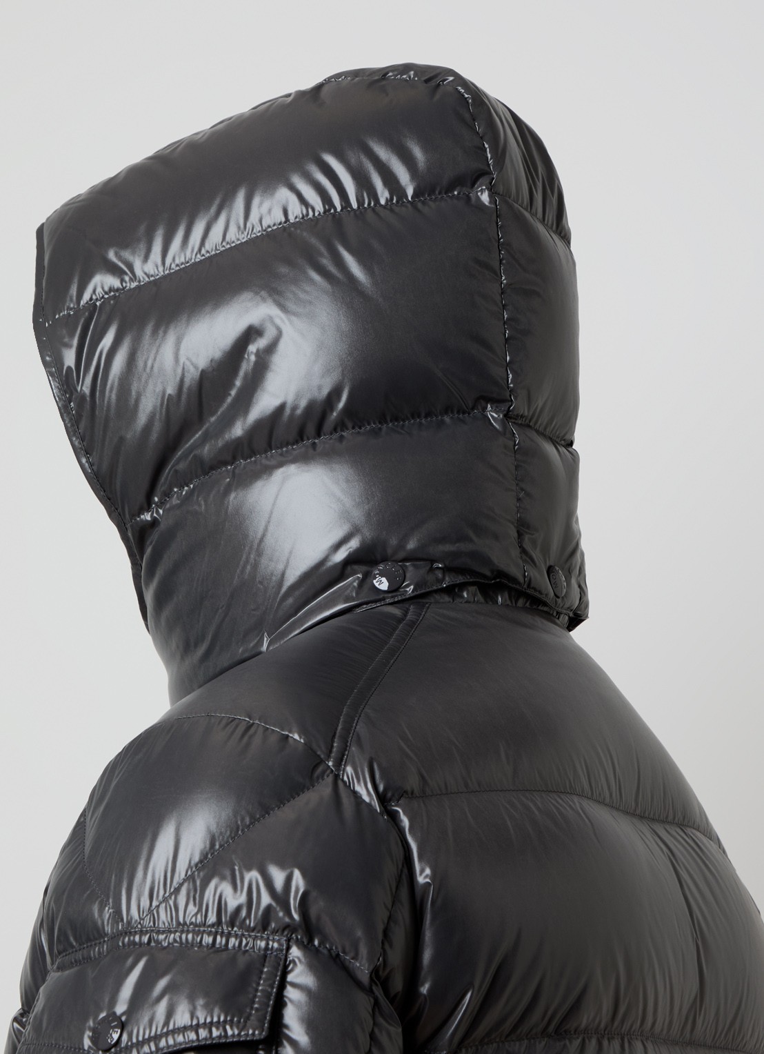 Moncler Maya puffer jack met donsvulling en afneembare capuchon - detail 6 grijs