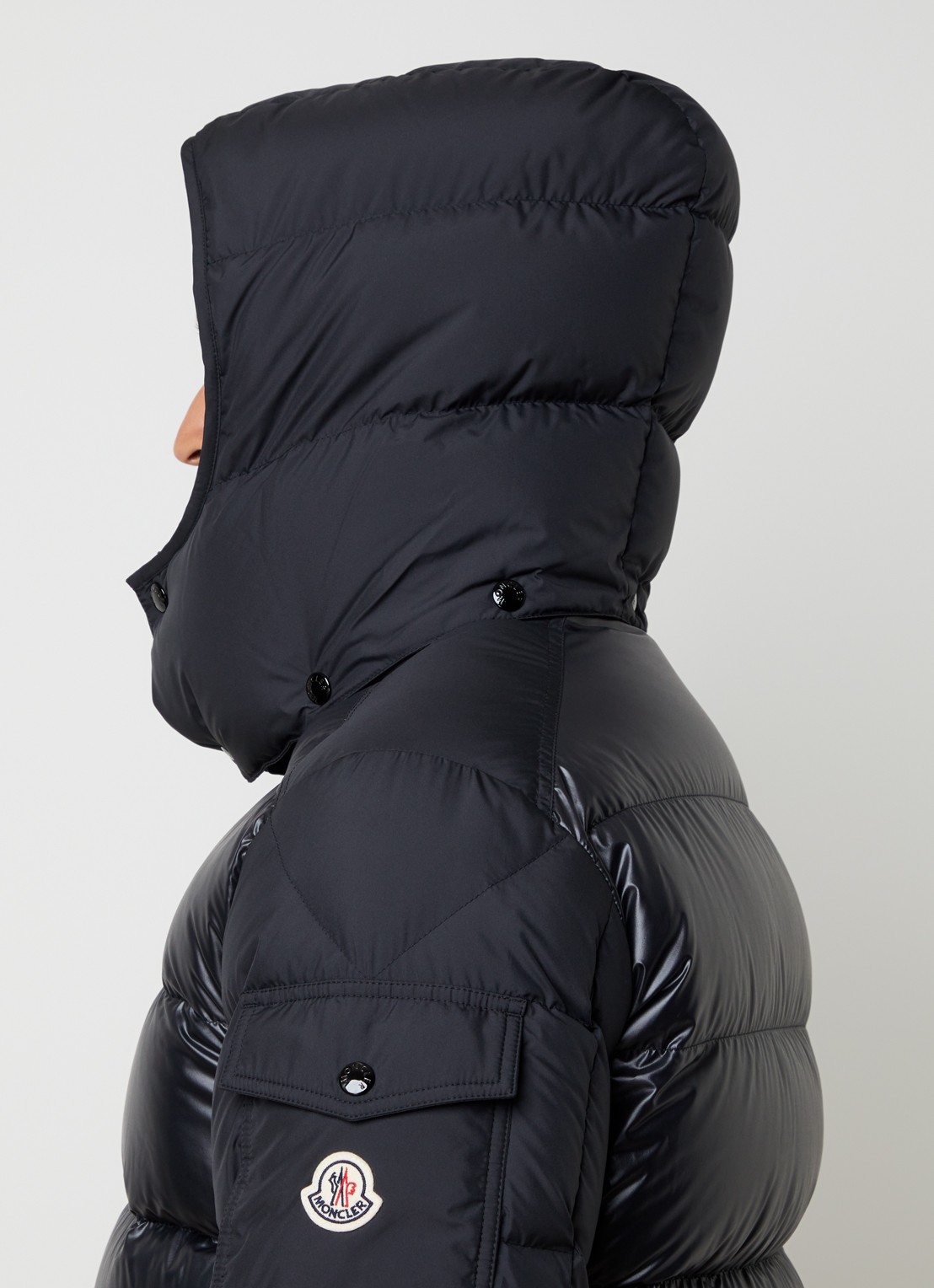 Moncler Maya puffer jack met donsvulling en afneembare capuchon - detail 6 zwart