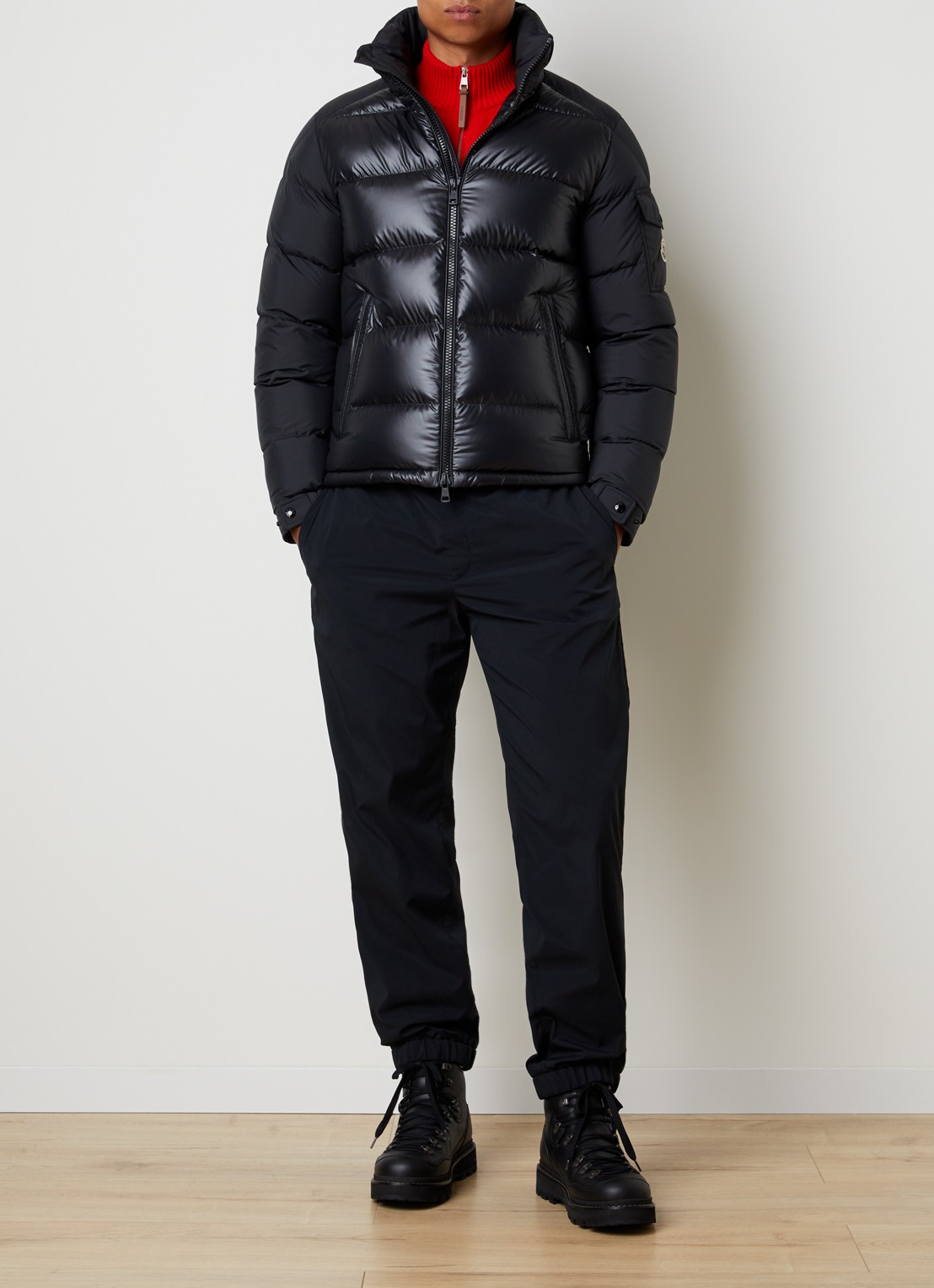 Moncler Maya puffer jack met donsvulling en afneembare capuchon - voorkant 3 zwart