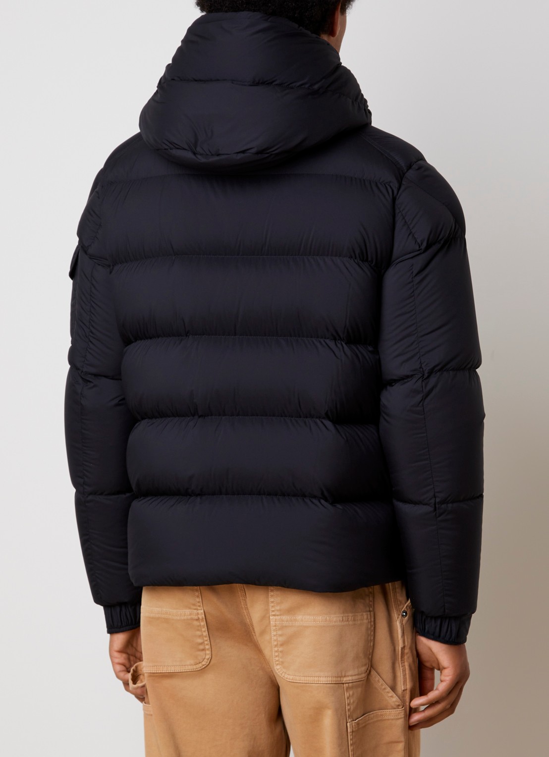 Moncler Maya puffer jack met donsvulling en ritszakken - achterkant 3 zwart