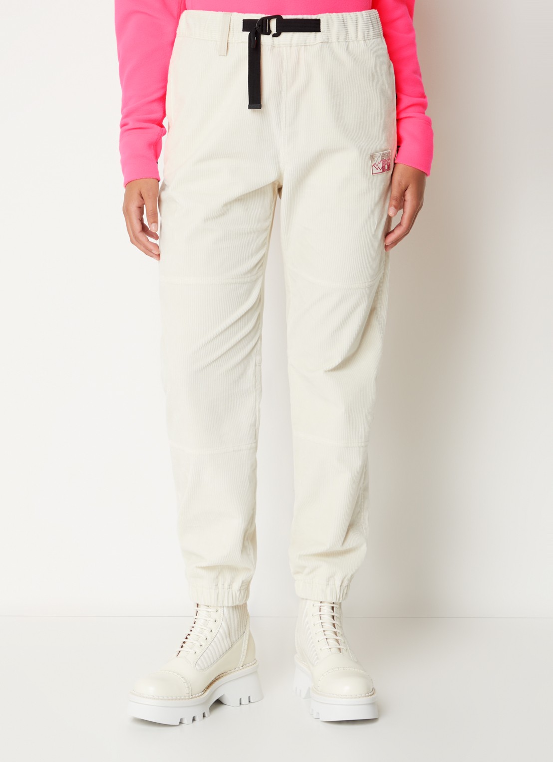 Moncler Mid waist tapered fit broek van corduroy met logopatch - detail 4 ivoor
