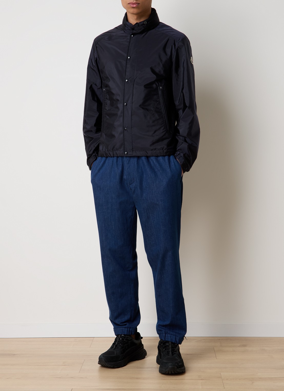 Moncler Montriond windjack met opbergbare capuchon - voorkant 6 donkerblauw