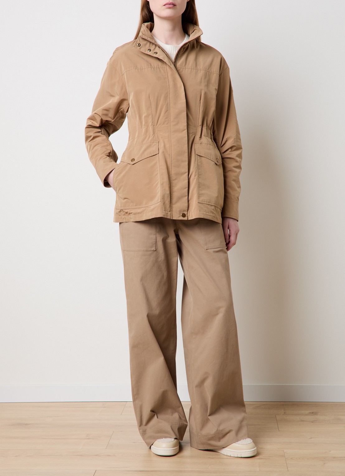 Moncler Nades parka met capuchon en logo - voorkant 5 camel