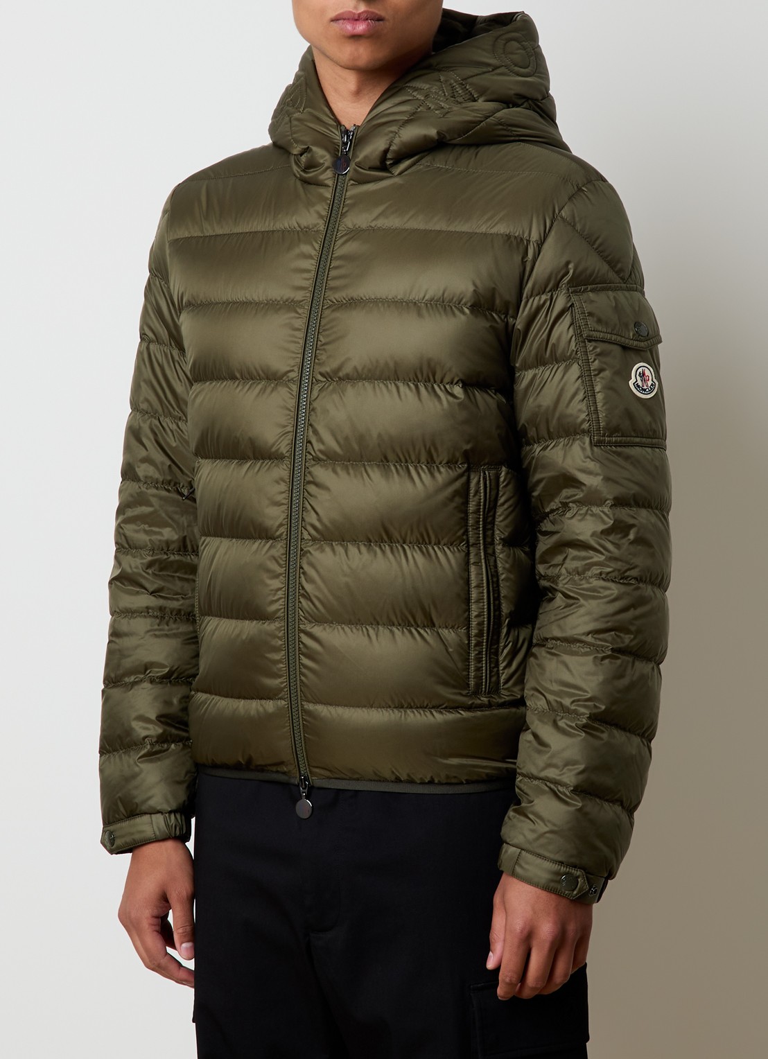 Moncler Najan puffer jack met donsvulling en ritszakken - detail mosgroen