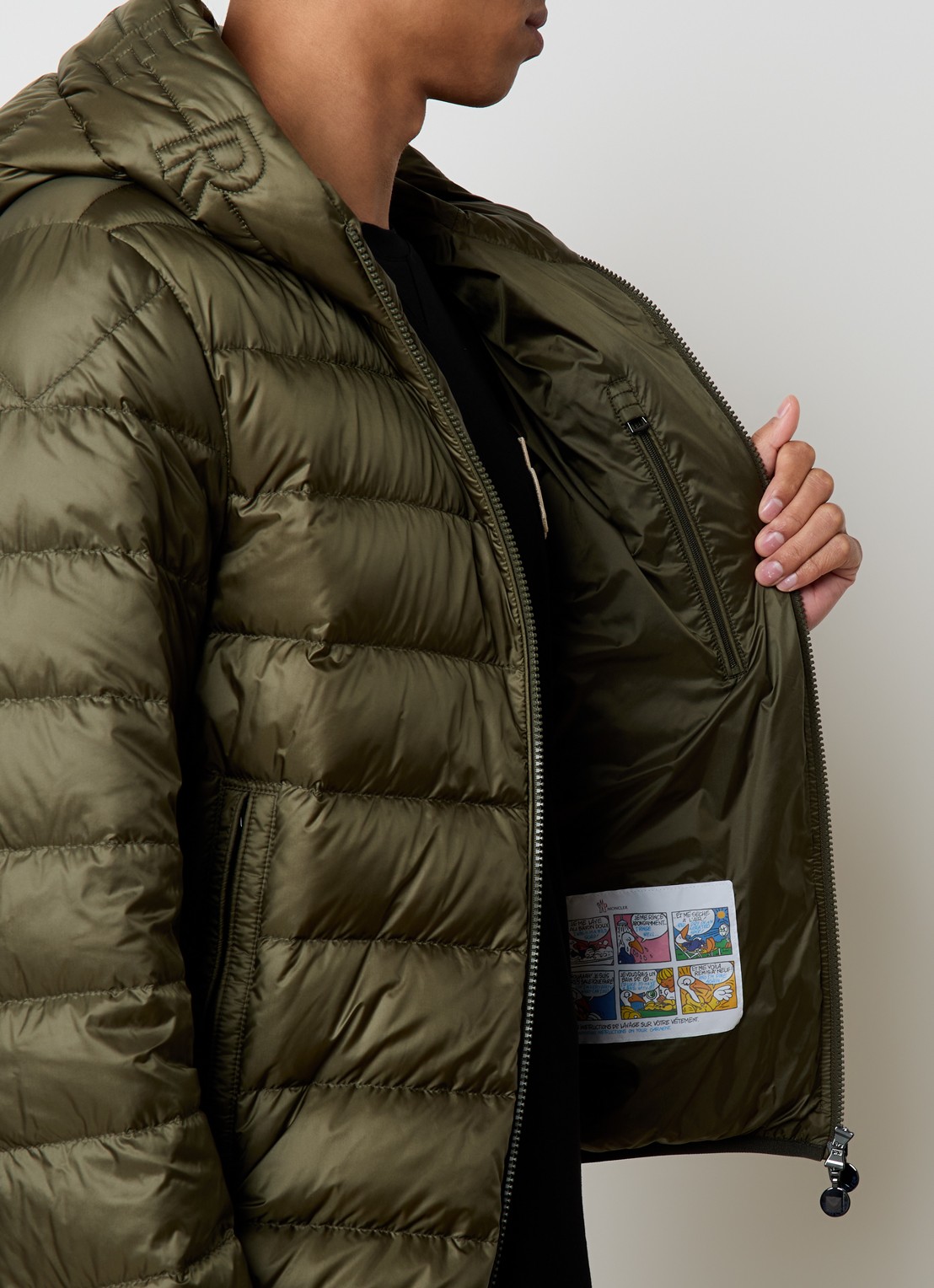 Moncler Najan puffer jack met donsvulling en ritszakken - detail 2 mosgroen