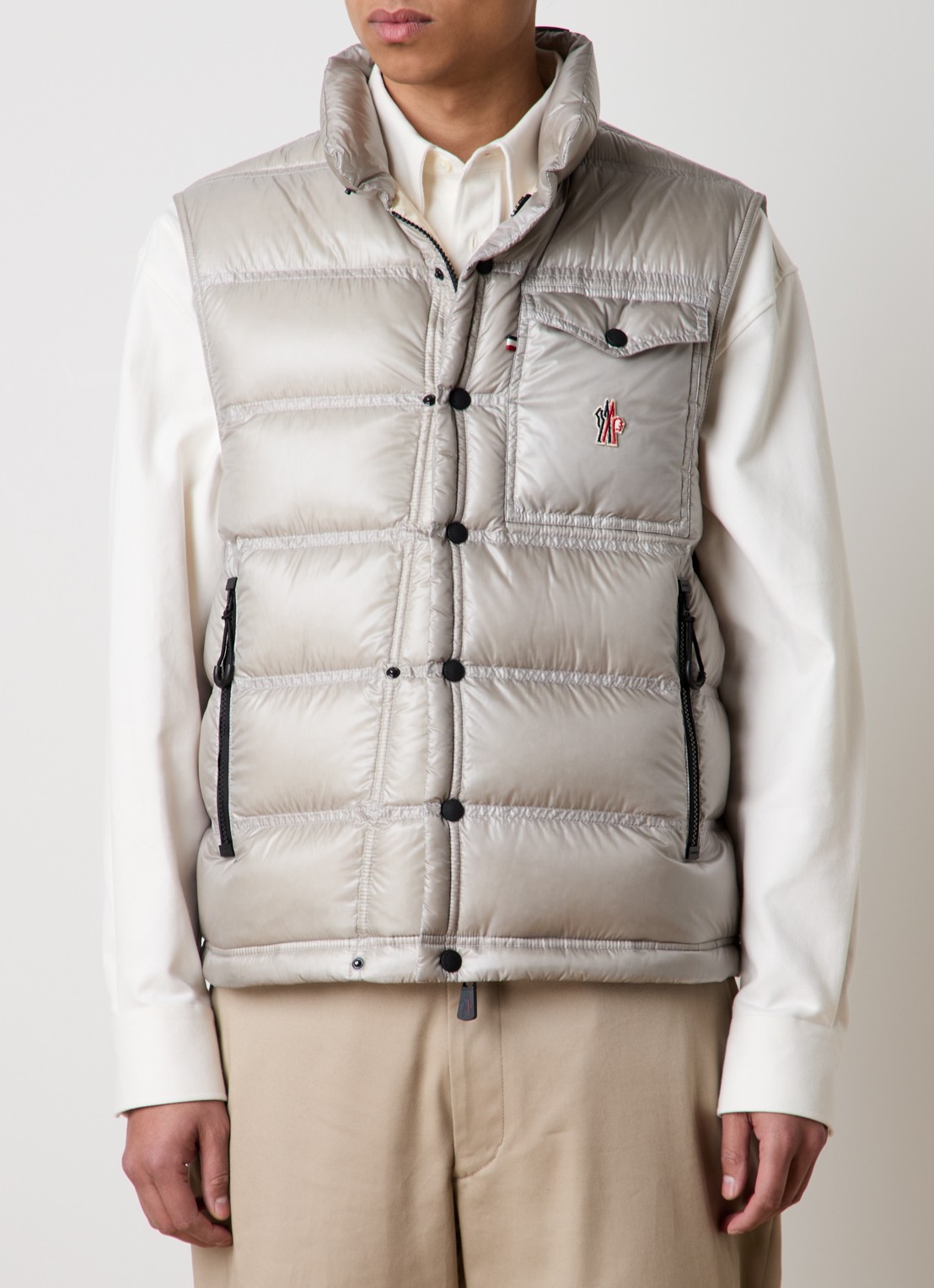 Moncler Nantu gewatteerde bodywarmer met donsvulling - detail 2 beige