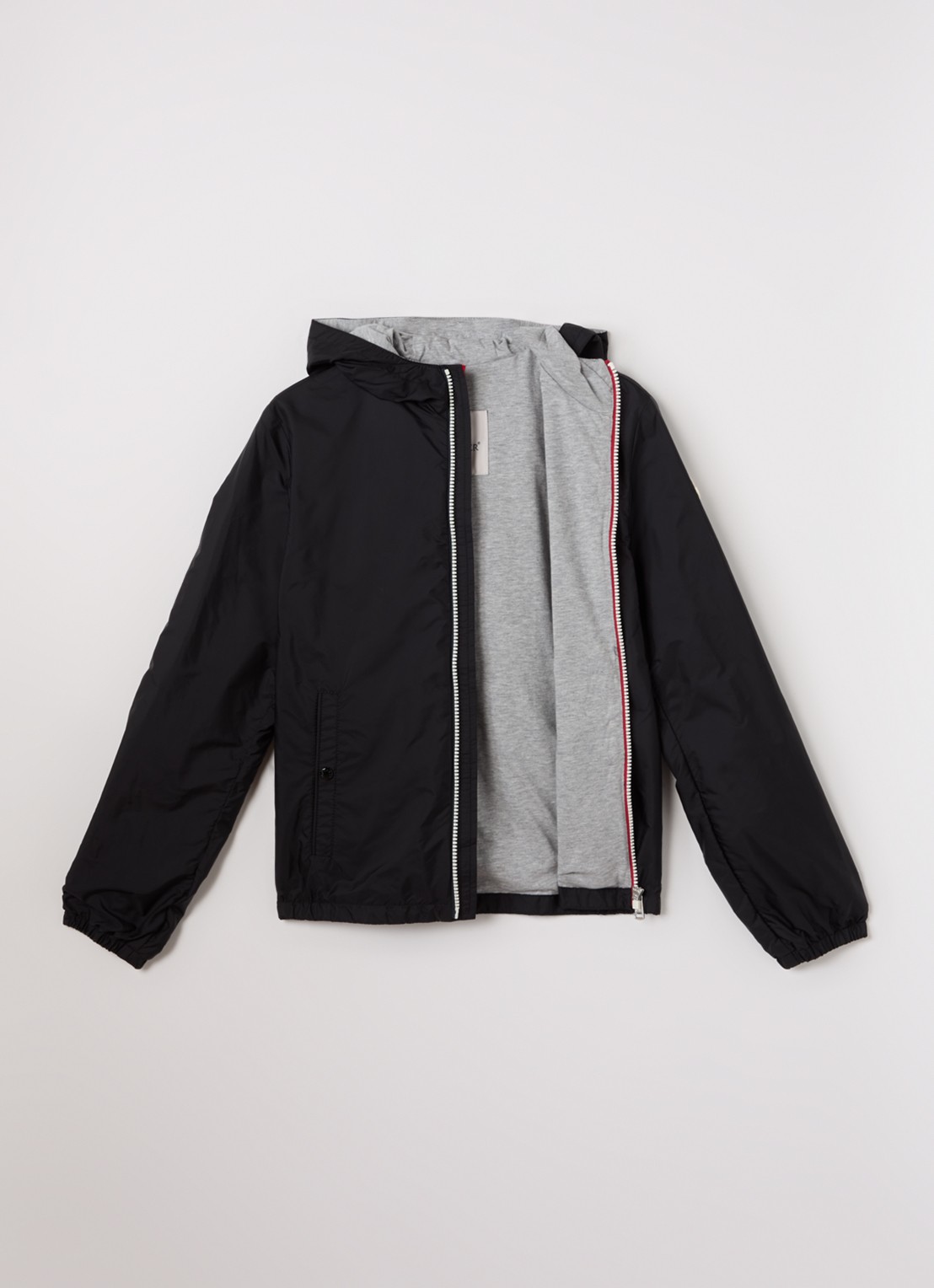 Moncler New Urville regenjack met capuchon - voorkant 2 zwart