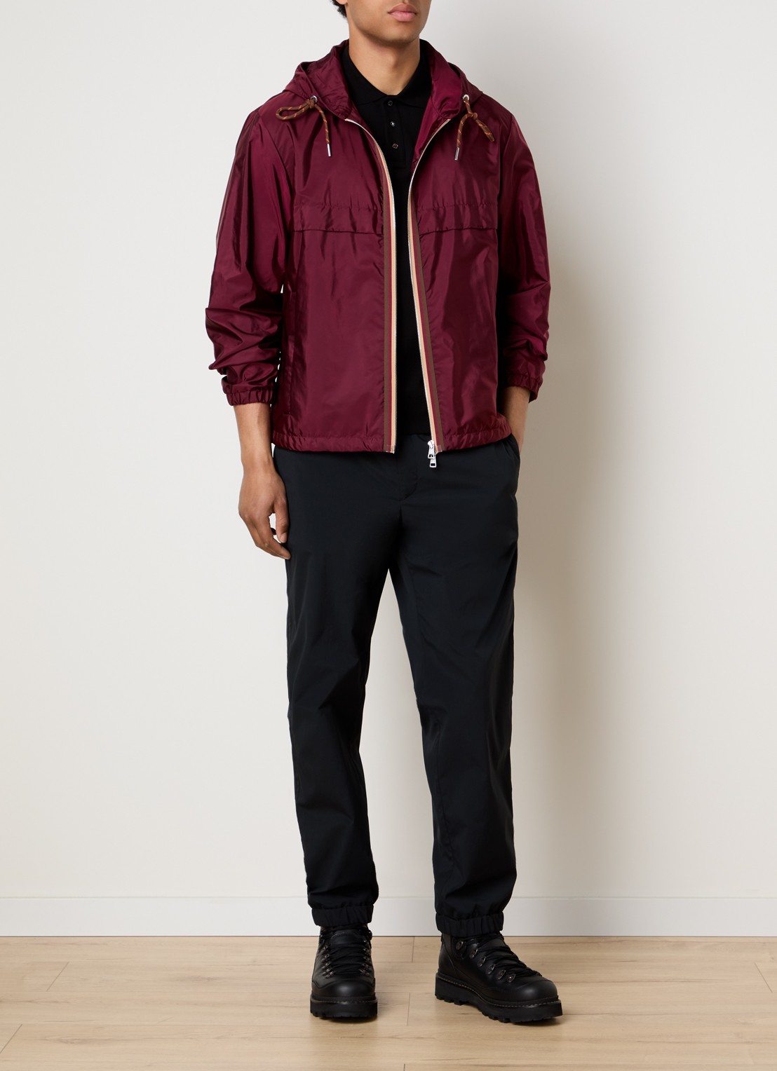 Moncler Nidge windjack met capuchon en steekzakken - voorkant 3 aubergine