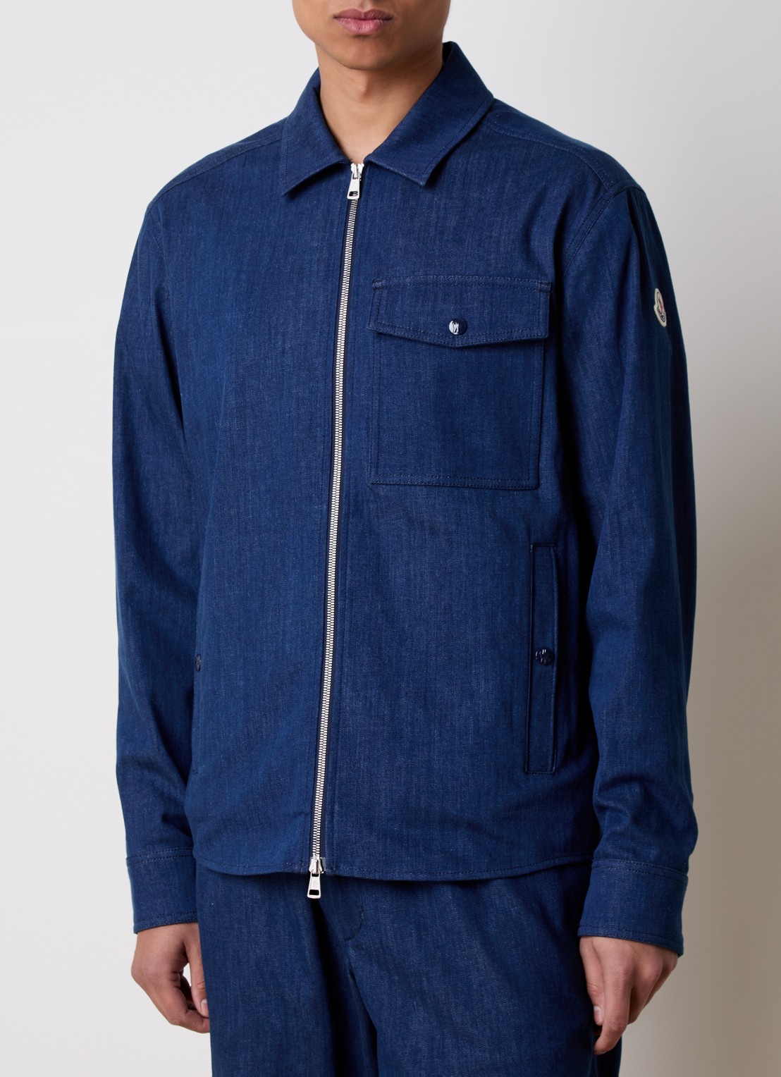 Moncler Overshirt van chambray met borstzak - detail 2 indigo