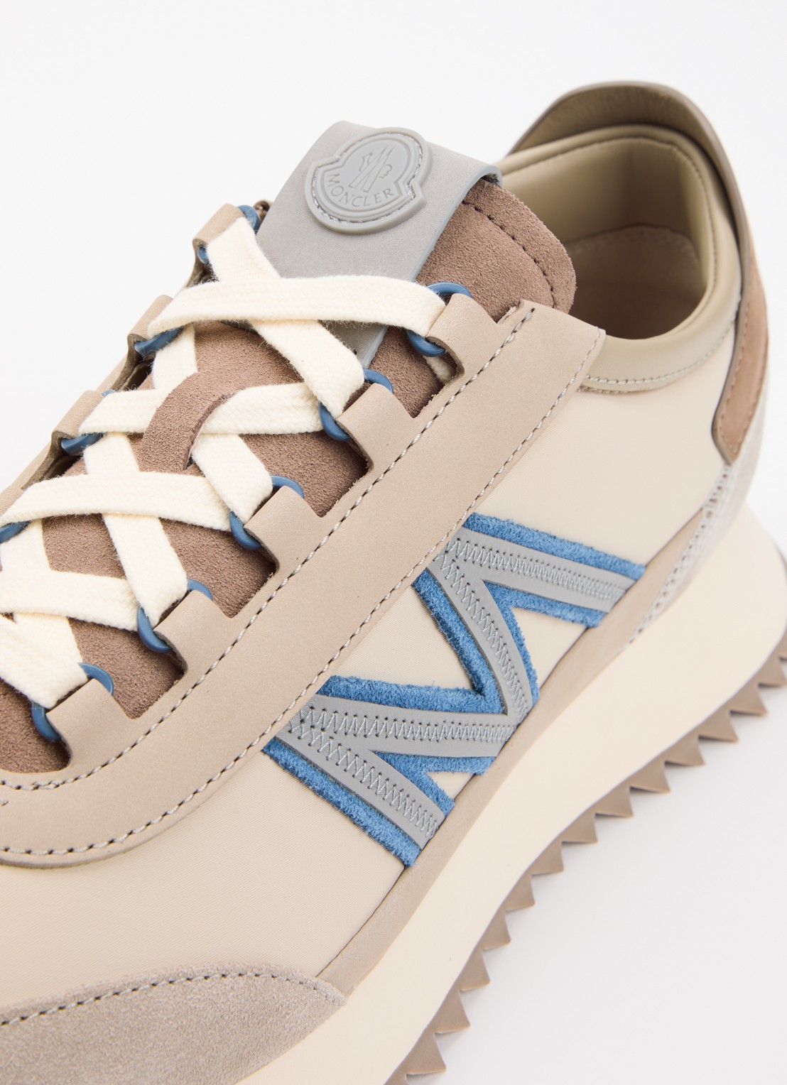Moncler Pacey2 sneaker met details van nubuck en suède - detail 4 zand