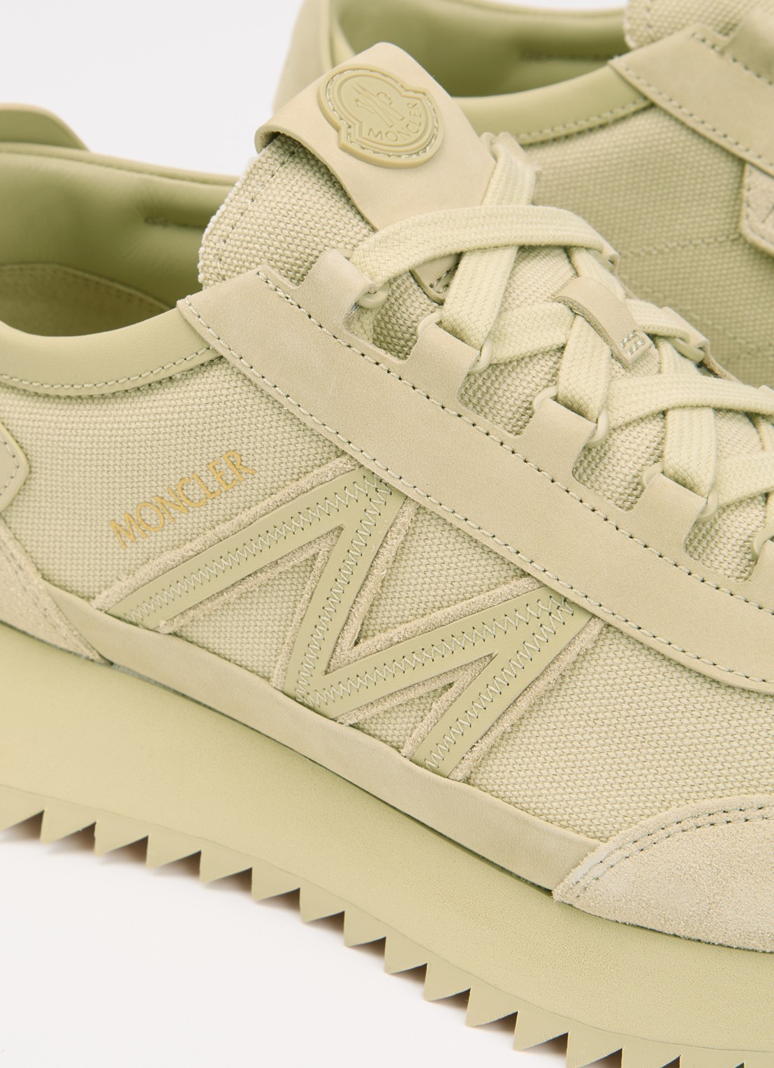 Moncler Pacey2 sneaker met suède details en logo - detail 7 gebroken wit