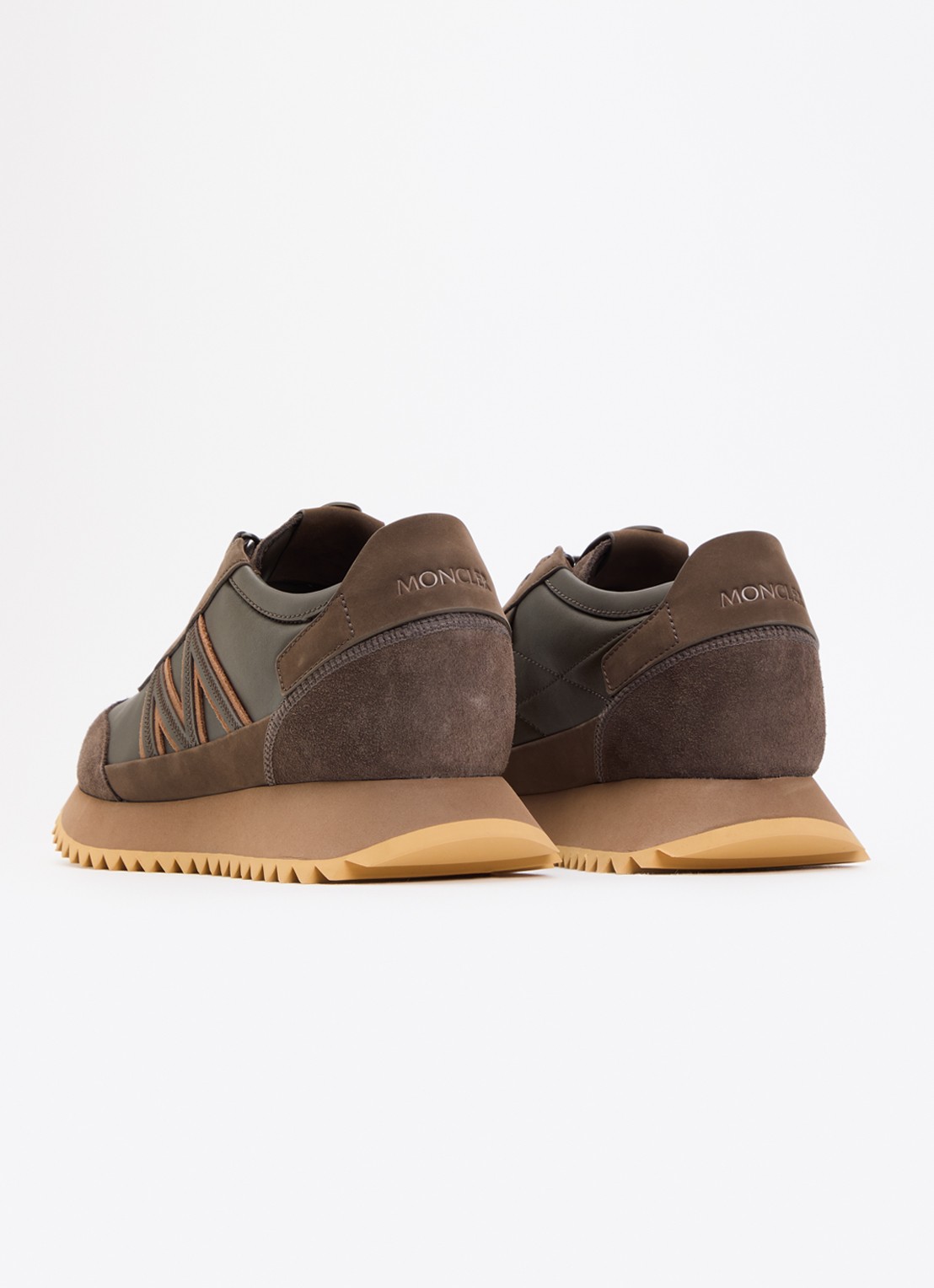 Moncler Pacey2 sneaker van nubuckleer en details van suède - achterkant 6 bruin