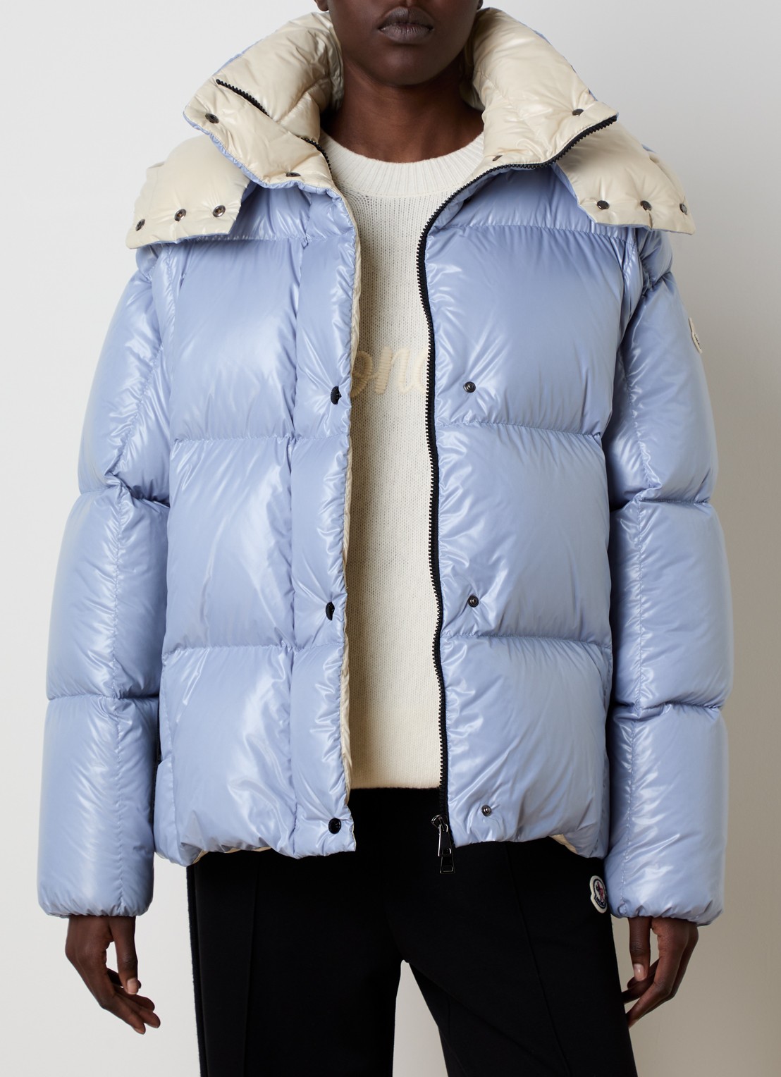 Moncler Parana puffer jack met donsvulling en afneembare capuchon - detail donkerblauw