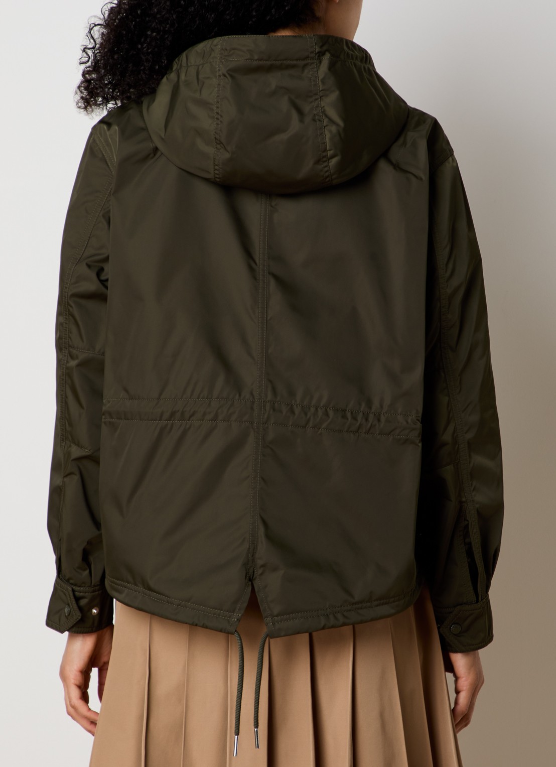 Moncler Parka met capuchon en trekkoord - achterkant 6 olijfgroen
