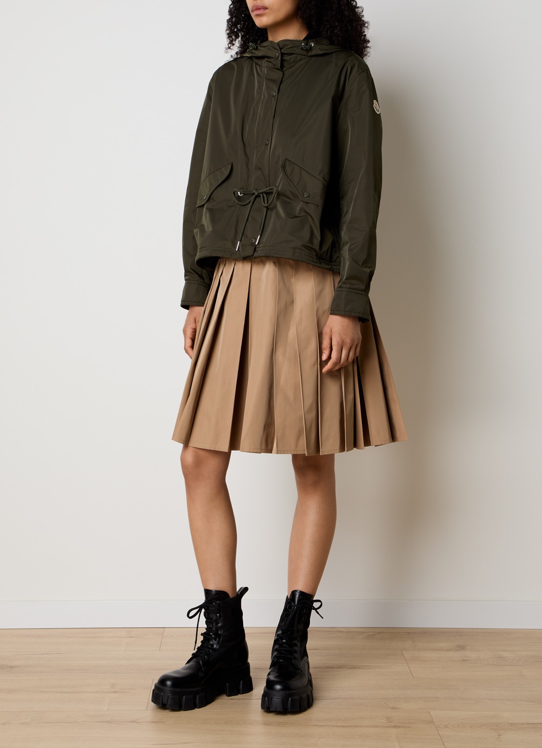 Moncler Parka met capuchon en trekkoord - voorkant 5 olijfgroen