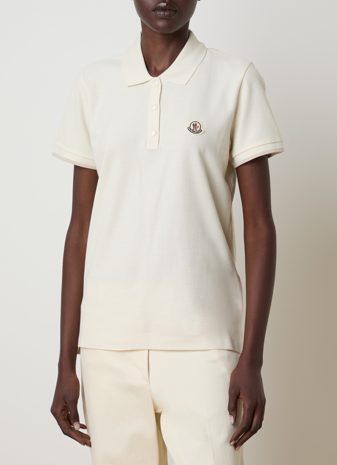 Moncler Polo van piqué katoen met getipteboorden en logopatch  - detail 2 naturel