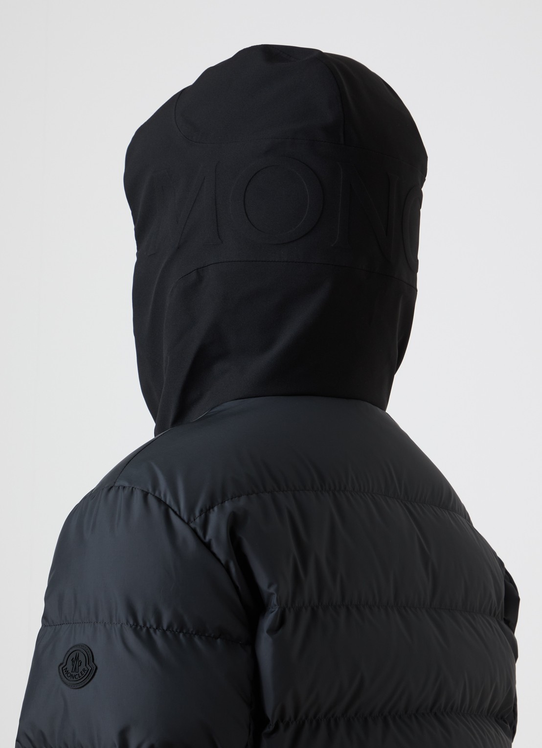 Moncler Puffer jack met donsvulling en capuchon - detail 6 zwart