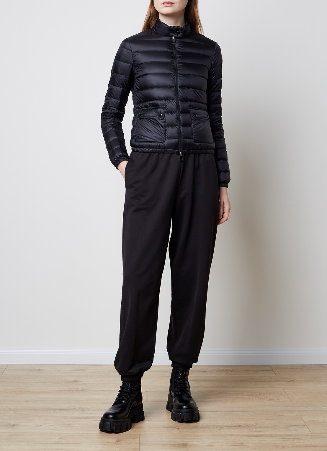 Moncler Puffer jack met donsvulling en klepzakken - voorkant 5 zwart