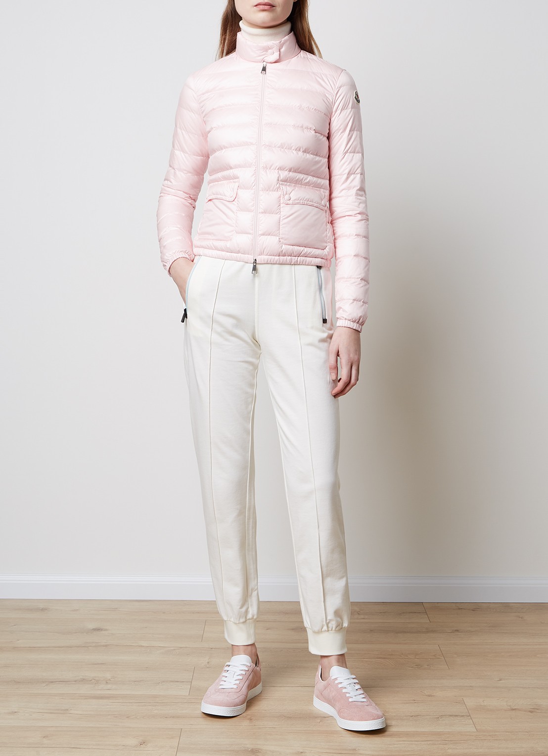 Moncler Puffer jack met donsvulling en klepzakken - voorkant 4 roze