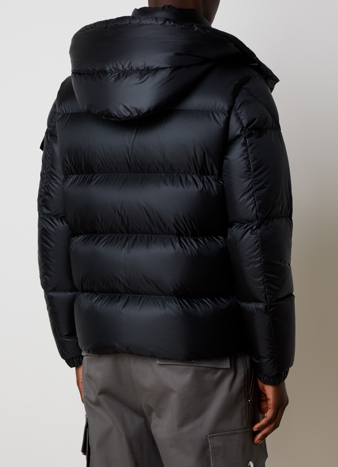 Moncler Puffer jack met donsvulling en ritszakken - achterkant zwart